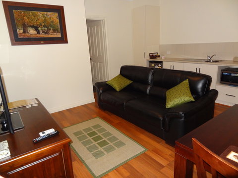 Hahndorf Oak Tree Cottages - Coogee Beach Accommodation 2