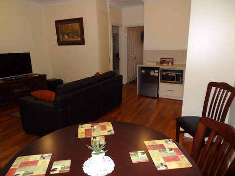 Hahndorf Oak Tree Cottages - Coogee Beach Accommodation 4