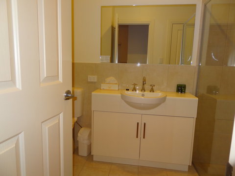 Hahndorf Oak Tree Cottages - Coogee Beach Accommodation 9