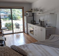 Lake's Folly Studio - Coogee Beach Accommodation