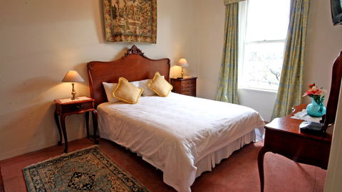 Feathers Hotel - Coogee Beach Accommodation 0