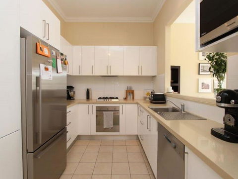 Robina: Bathurst Self Contained Accommodation - Coogee Beach Accommodation 2