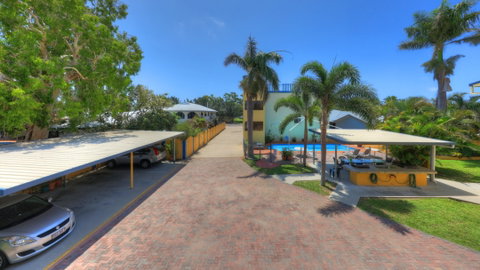Sky View Units - Coogee Beach Accommodation 4