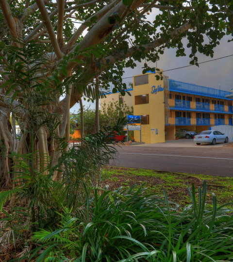 Sky View Units - Coogee Beach Accommodation 6