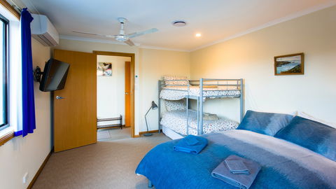 Southern Ocean Lookout - Coogee Beach Accommodation 6
