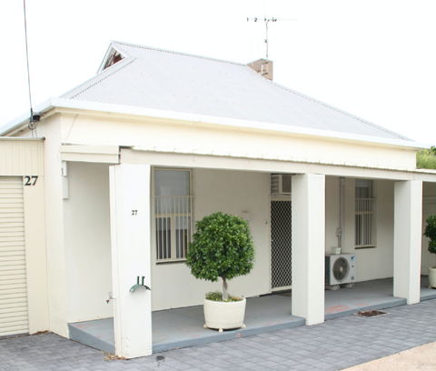 Squatters Cottage - Coogee Beach Accommodation 0