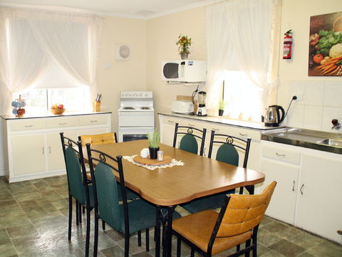 Squatters Cottage - Coogee Beach Accommodation 1