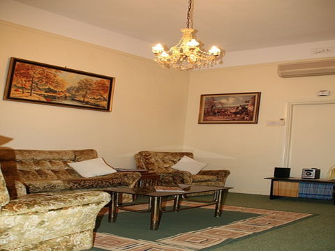 Squatters Cottage - Coogee Beach Accommodation 7