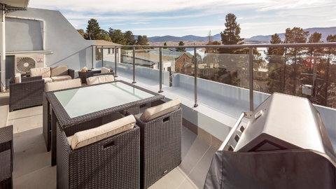Summit 9 - Coogee Beach Accommodation 0