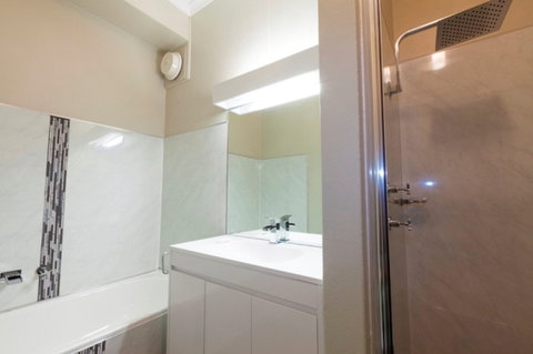 Summit 9 - Coogee Beach Accommodation 7