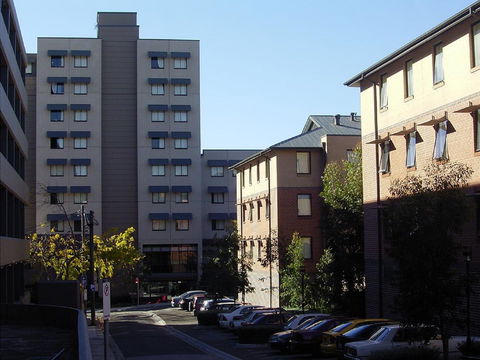 Sydney University Village - Coogee Beach Accommodation 4