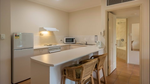 Tropic Towers Apartments - Coogee Beach Accommodation 5
