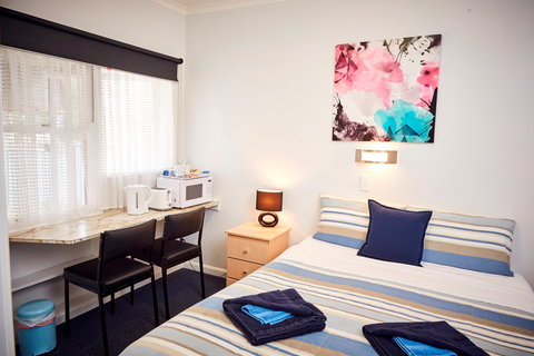 Wattle Grove Motel And Villa - Coogee Beach Accommodation 2