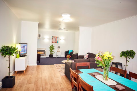 Wattle Grove Motel And Villa - Coogee Beach Accommodation 6