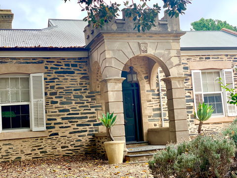 Waverley Estate - Coogee Beach Accommodation 2