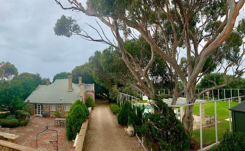 Waverley Estate - Coogee Beach Accommodation 3