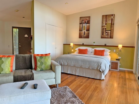 Wild Edge Retreat - Coogee Beach Accommodation 1