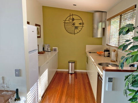 Wild Edge Retreat - Coogee Beach Accommodation 5