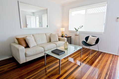 Wynnum Bayside Apartments - Coogee Beach Accommodation 0
