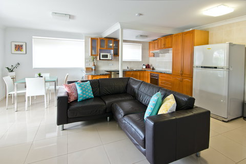 Wynnum Bayside Apartments - Coogee Beach Accommodation 7
