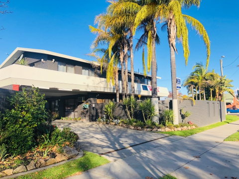 Albury Garden Court Motel - Coogee Beach Accommodation 0