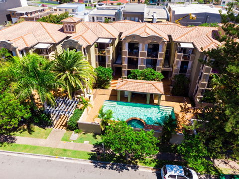Beaches On Wave Street - Coogee Beach Accommodation 1