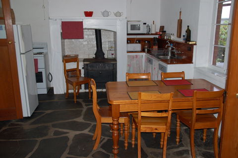 Bethany Reserve Cottage - Coogee Beach Accommodation 3