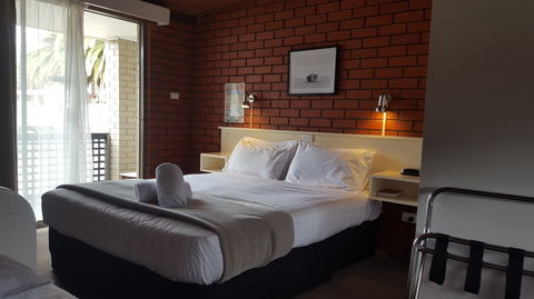 Boat Ramp Motel - Coogee Beach Accommodation 1