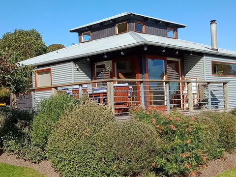 Butler's Bend Holiday Villa - Coogee Beach Accommodation 1