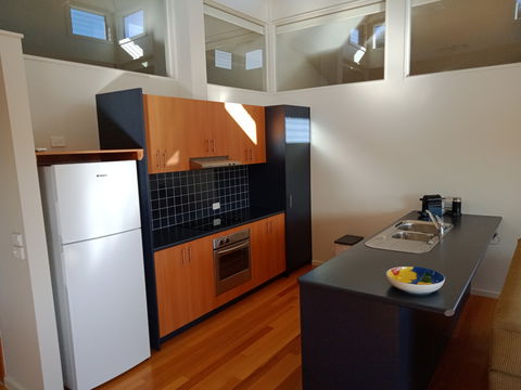 Butler's Bend Holiday Villa - Coogee Beach Accommodation 4