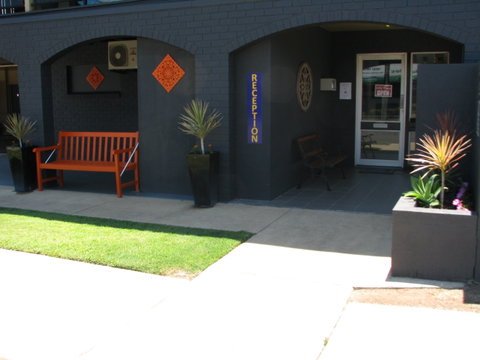 Charm City Motel - Coogee Beach Accommodation 3