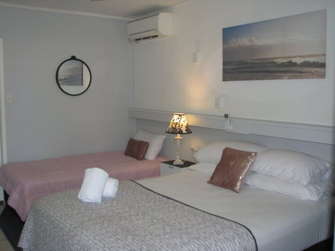 Charm City Motel - Coogee Beach Accommodation 7