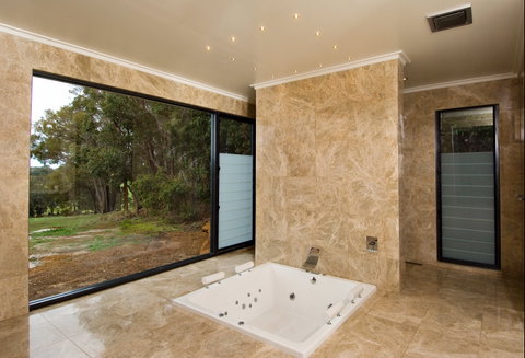 Chandeliers On Abbey - Coogee Beach Accommodation 1