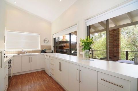 Cloud Break Jervis Bay - Coogee Beach Accommodation 2
