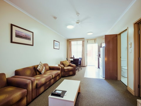 Club Motor Inn - Coogee Beach Accommodation 1