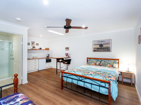 DCs Madra - Coogee Beach Accommodation 1