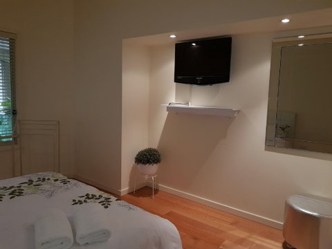 Ellie's Hide-Away At Malua Bay - Coogee Beach Accommodation 6