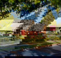 Emerald Maraboon Motor Inn - Coogee Beach Accommodation