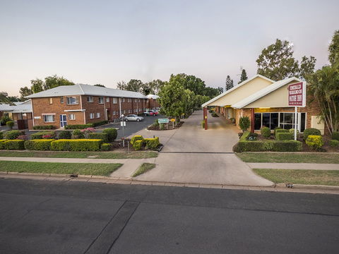 Emerald Maraboon Motor Inn - Coogee Beach Accommodation 1