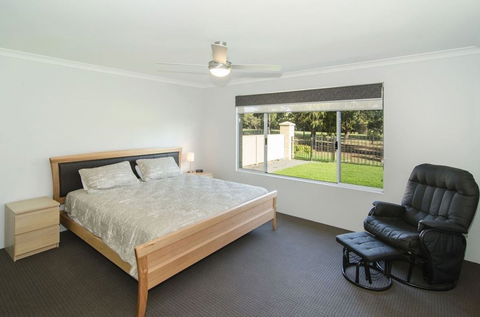 Fairway Isle - Coogee Beach Accommodation 1