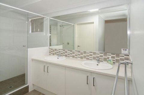 Fairway Isle - Coogee Beach Accommodation 7
