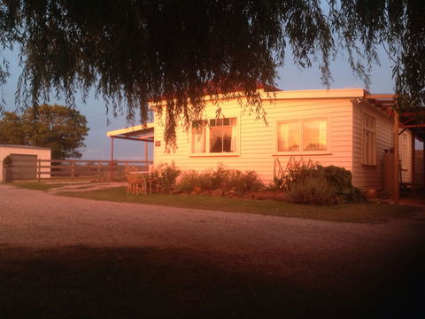 Fairview Bed And Breakfast Cottage - Coogee Beach Accommodation 1