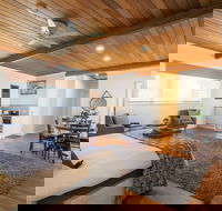 HAHNDORF LODGE - Coogee Beach Accommodation