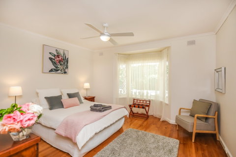HAHNDORF LODGE - Coogee Beach Accommodation 2