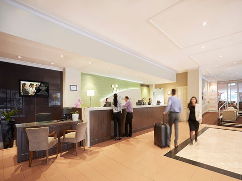 Holiday Inn Darling Harbour - Coogee Beach Accommodation 2