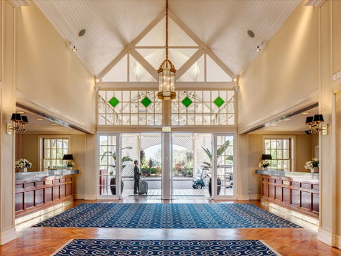 InterContinental Sanctuary Cove Resort - Coogee Beach Accommodation 2
