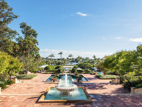 InterContinental Sanctuary Cove Resort - Coogee Beach Accommodation 3
