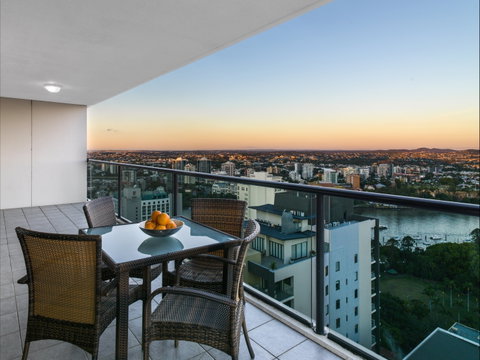 IStay River City Brisbane - Coogee Beach Accommodation 0