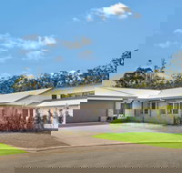 Lakeside Lodge Lake Cathie - Coogee Beach Accommodation