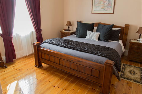McKinley's Rest - Coogee Beach Accommodation 1